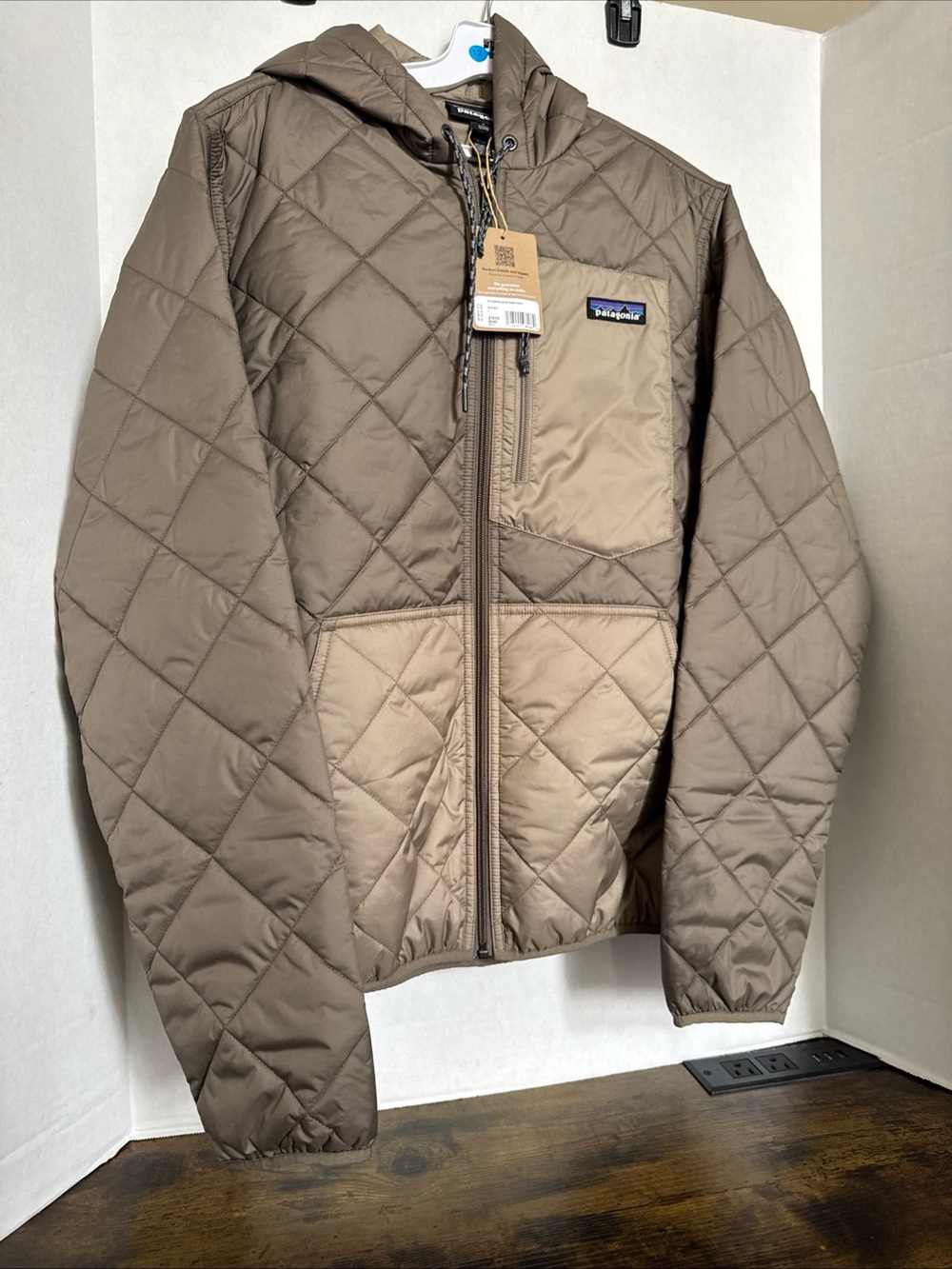 Patagonia Diamond Quilted Bomber Hoody Wing Grey New Mens Size Small 27610 - Picture 5 of 13